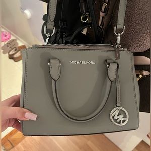 Micheal Kors crossbody bag